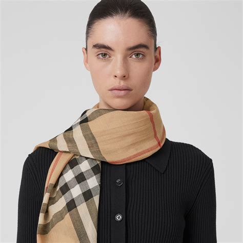 burberry daisy scarf|Burberry wool scarf.